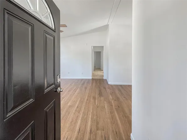 11914 Kingslake Forest Dr, Houston, TX 77044