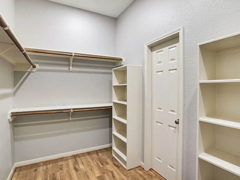 9311 Cabin Creek Dr — Photo 15