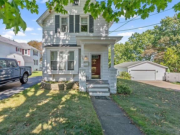 2nd image of 129 Ellen St