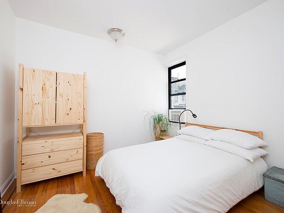 5th image of 60 Cooper St APT 6J