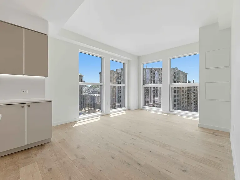 636 W 158th St #13B — Photo 6