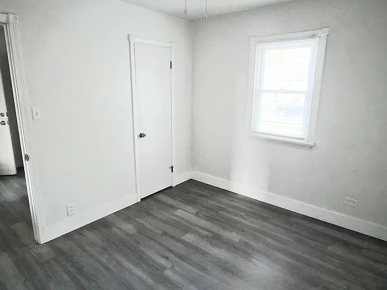 262 & 264 E Paige Ave #262 — Photo 10
