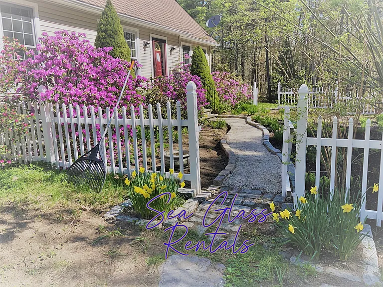 Middle Bay Rd — Photo 30