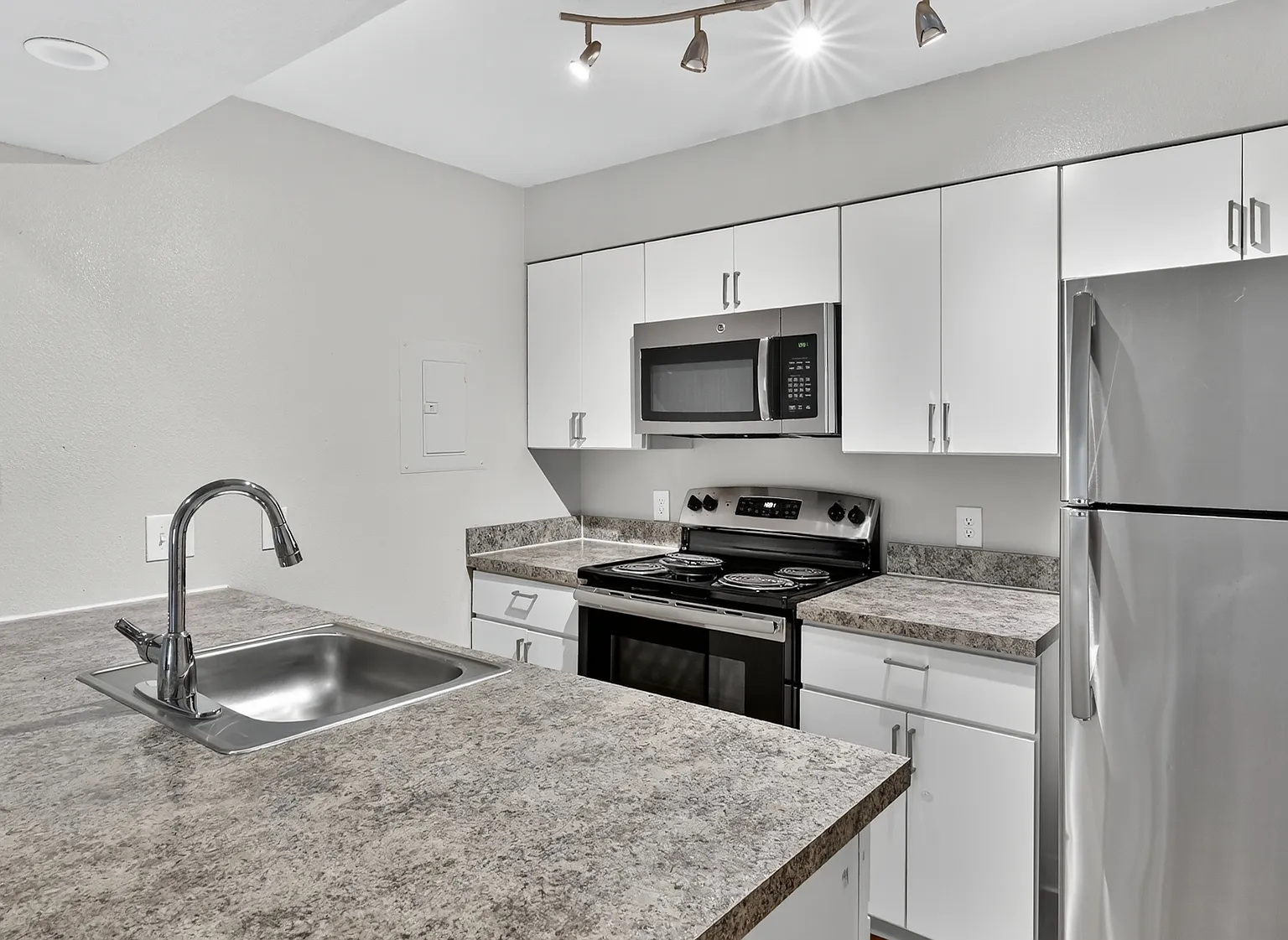 Skyview Apartment Homes — Photo 2