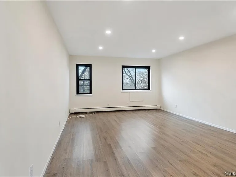 142 Trenchard St #2E — Photo 9