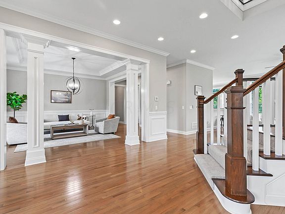 5th image of 8360 Laidbrook Pl