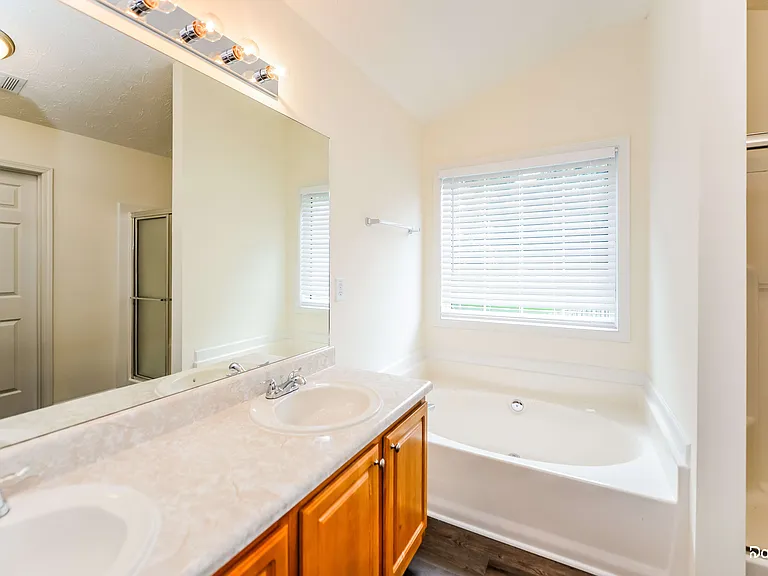 805 Lewis Ridge Cir — Photo 8