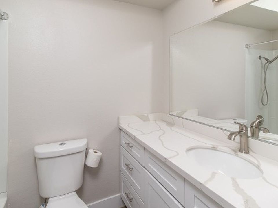 2855 Unicornio St E Carlsbad, CA, 92009 Apartments for Rent Zillow