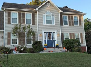 1316 Meadowview Dr, Salem, VA 24153