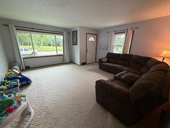 5th image of 618 N Miller Ave