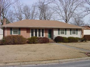 111 Biltmore Dr, Colonial Heights, VA