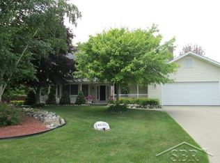 4035 Pleasantview Dr, Saginaw, MI 48603