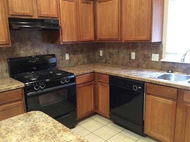 2nd image of 6013 SE 68th St