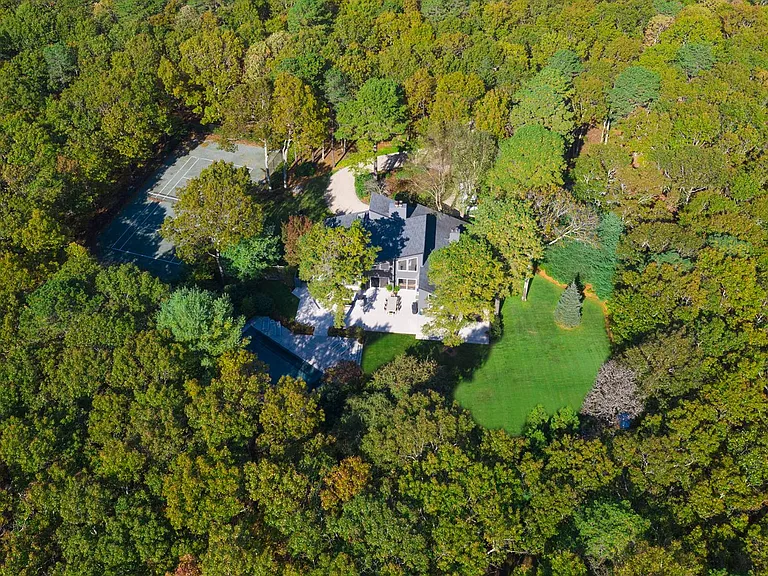 570 Sag Harbor Tpke — Photo 38