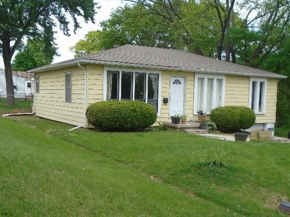 4616 Berry Rd, Kansas City, KS 66106