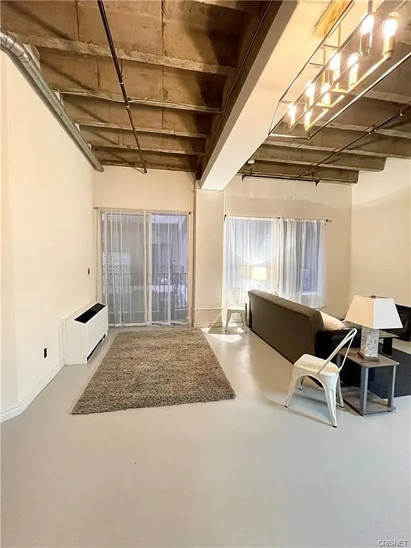Studio, 670 sqft, $1,950 — Photo 4