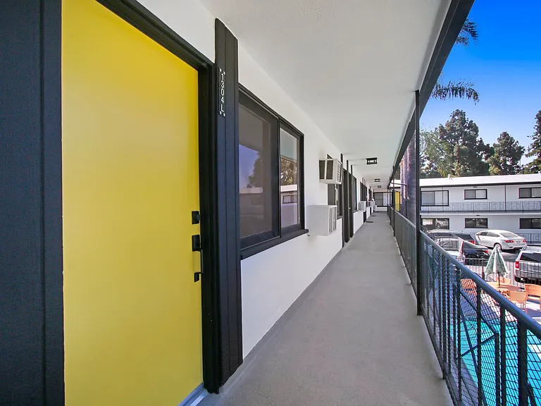 1300 W Olive Ave #C-B — Photo 10