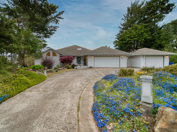 5329 NE Port Ln, Lincoln City, OR 97367
