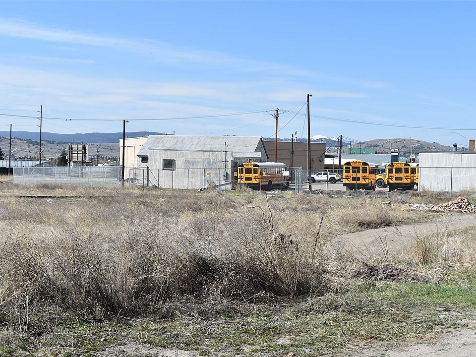 2nd image of E 1st St