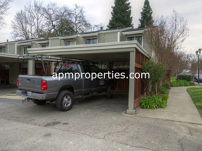 716 Garden Creek Pl — Photo 17