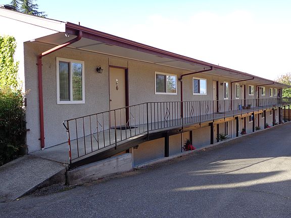  Back of building, entrance to units