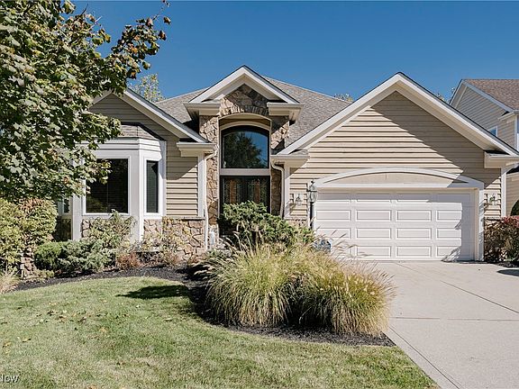 2nd image of 2501 Fairwood Ct