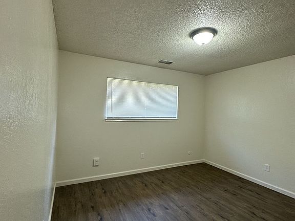 5th image of 146-50 S Peppertree St #150