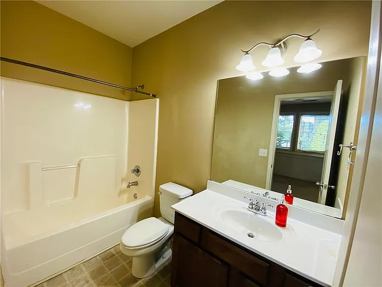 836 Red Hart Ln — Photo 33
