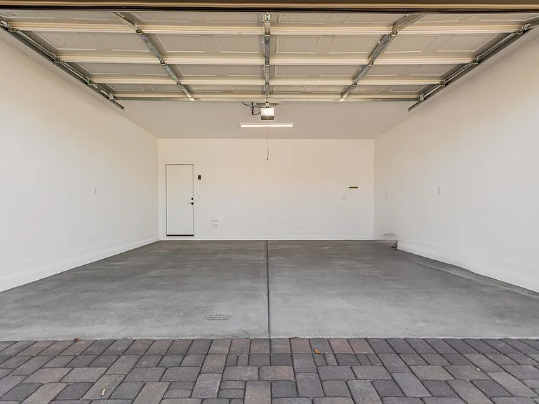 14807 W Soft Wind Dr — Photo 26