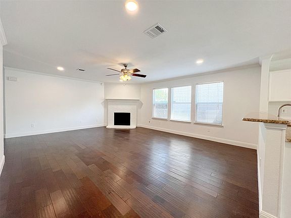 5th image of 1555 Brookstone Dr