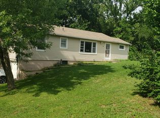 4 NE 70th Pl, Gladstone, MO 64118