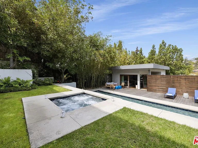2035 De Mille Dr — Photo 41