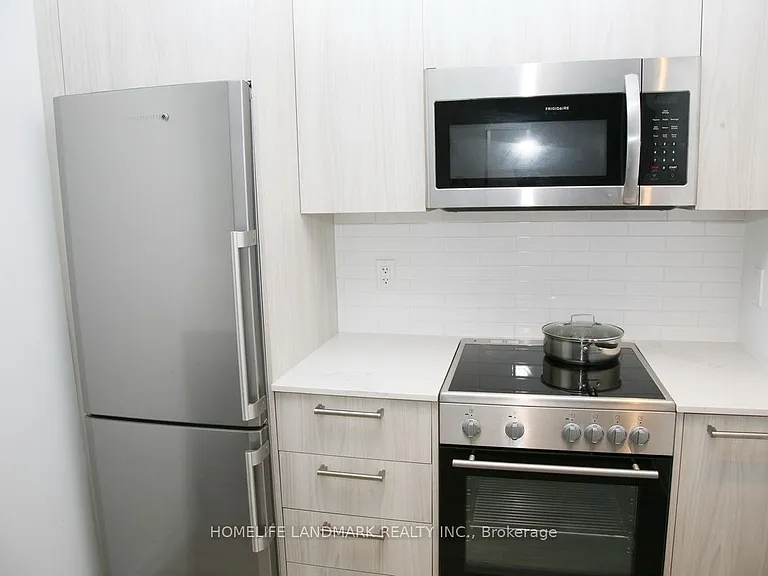 28 Wellesley St E #306 — Photo 9