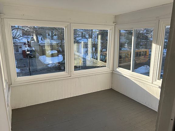 5th image of 49 Fairchild Pl Unit 2