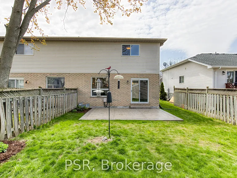 90 Roman Cres — Photo 35