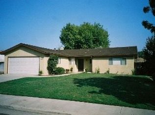 1733 Norwich Ave, Clovis, CA 93611