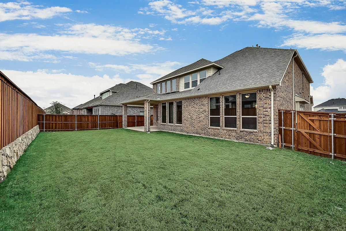 Building Photo - 810 Elm Park Dr