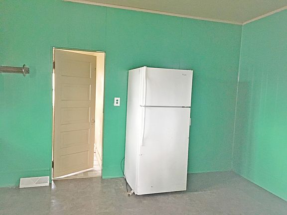 5th image of 639 Union St