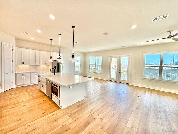 4th image of 208 Clipper Dr