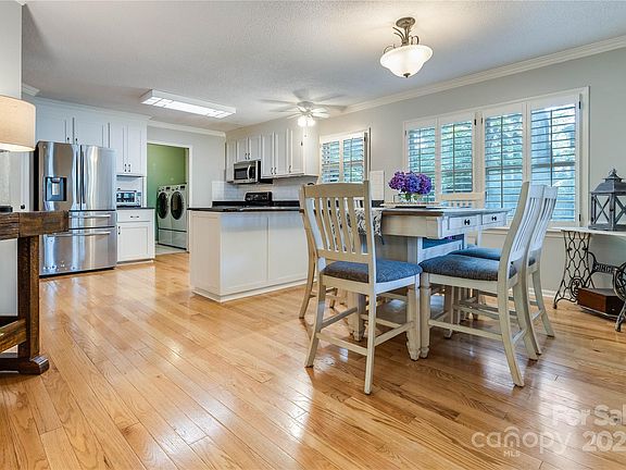 3rd image of 2043 Shadwell Ct