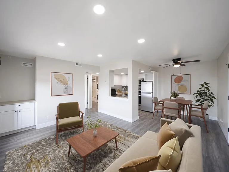 Alta View Apartments — Photo 7