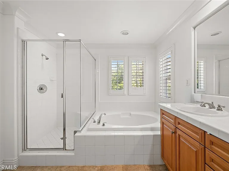 2 Franklin Way — Photo 24