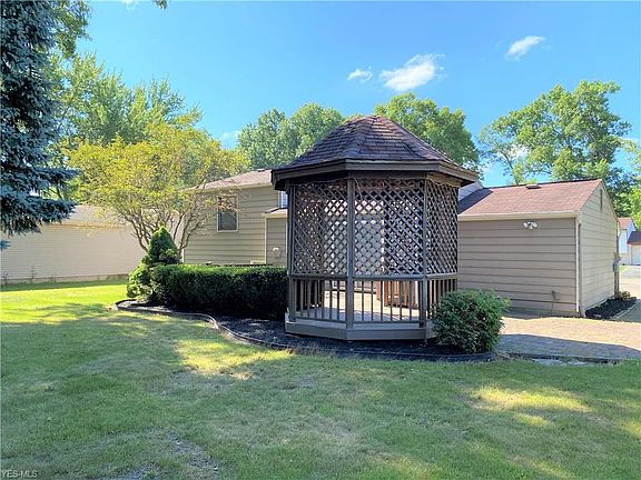 5th image of 107 Blossom Ln