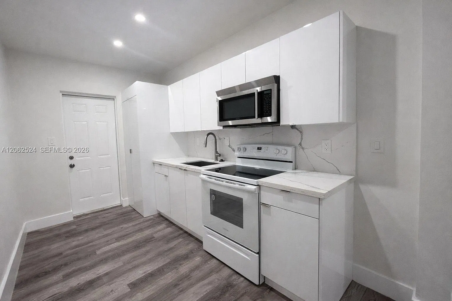 2 bed, $2,400 — Photo 2