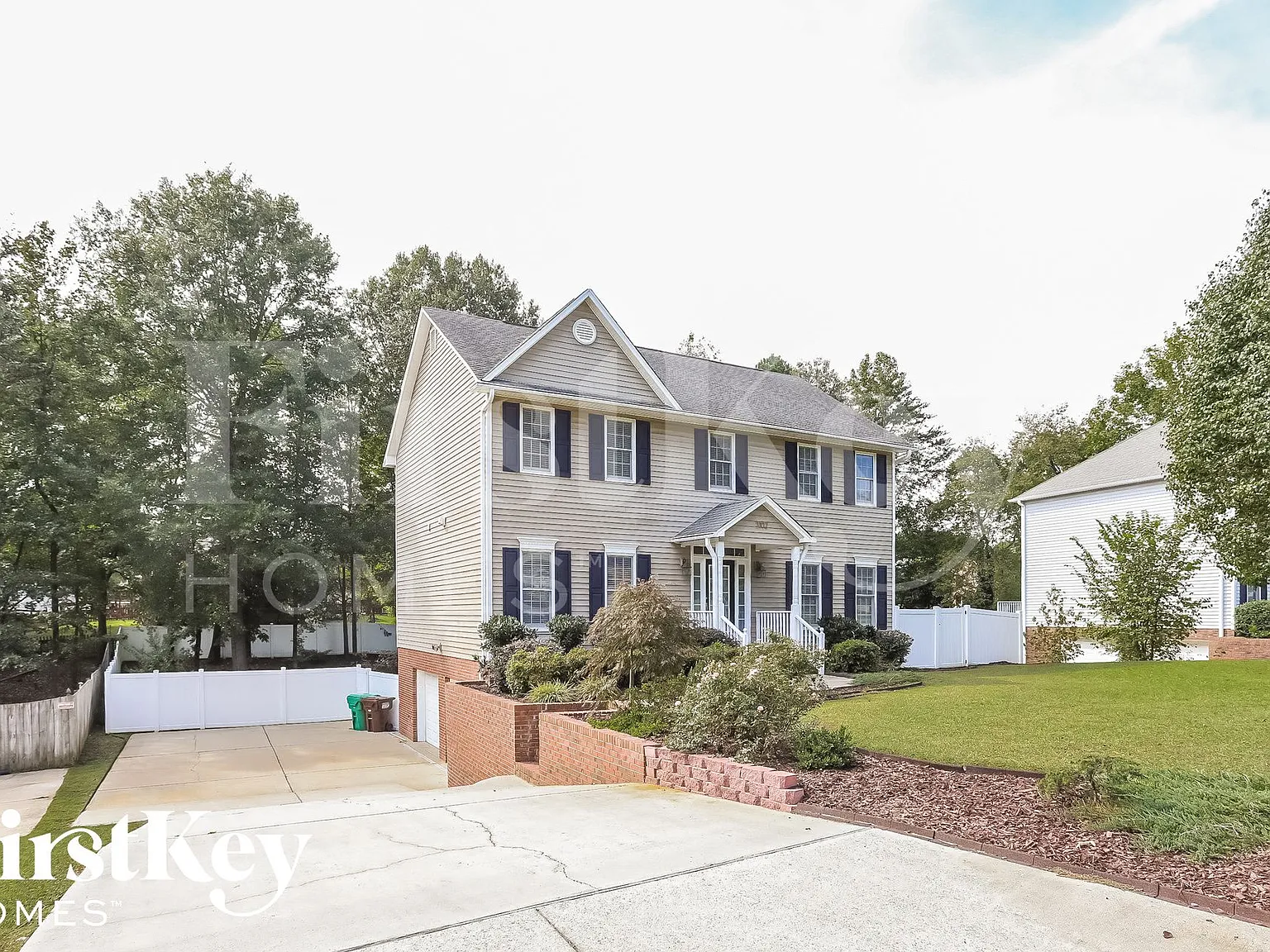 4 bed, 2.5 bath, 2611 sqft, $2,750 — Photo 2
