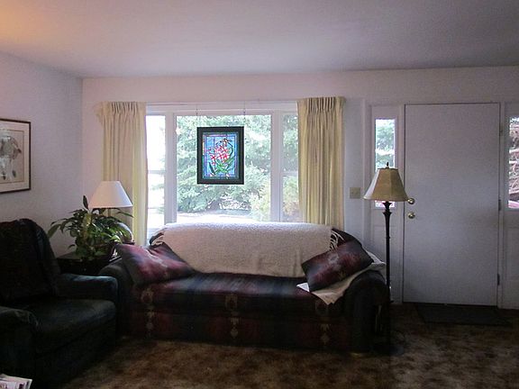 2nd image of 447 E 10th St