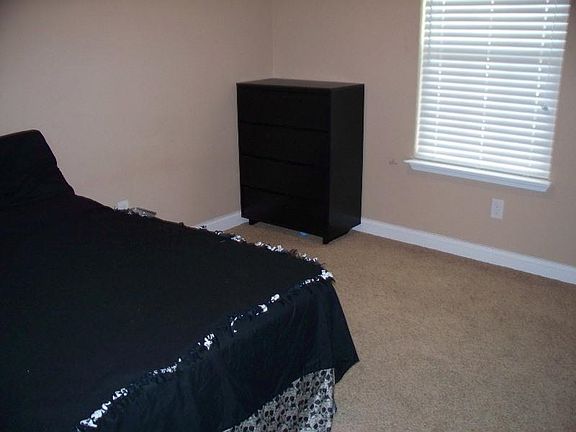 3rd image of 367 Vineland Place Dr