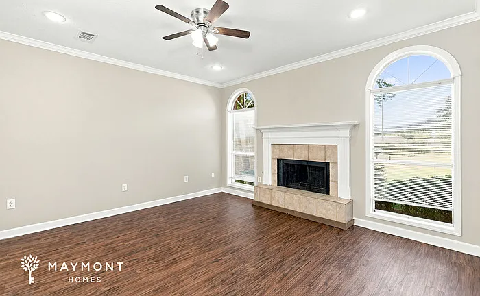 4 bed, 2.0 bath, 2150 sqft, $2,345 — Photo 4