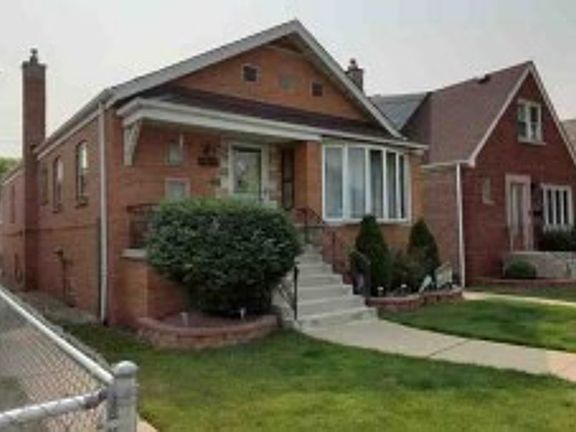 3rd image of 6211 S Melvina Ave