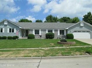 1014 Angela Dr, Indianola, IA 50125